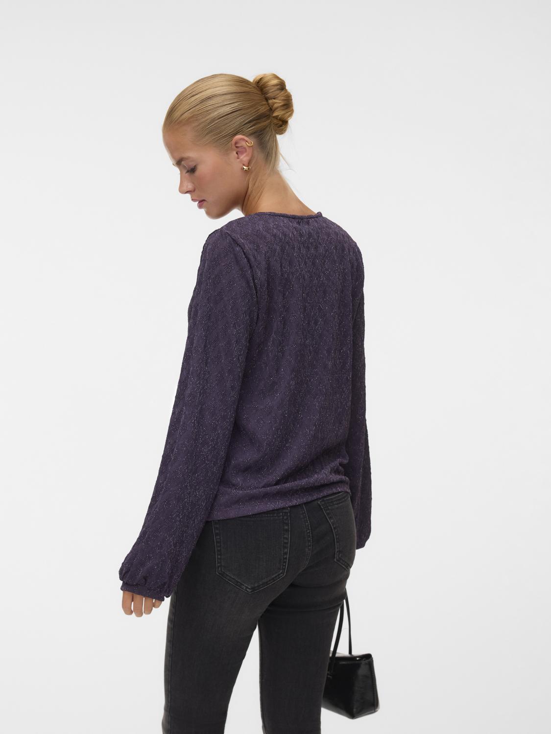 model_shot-back